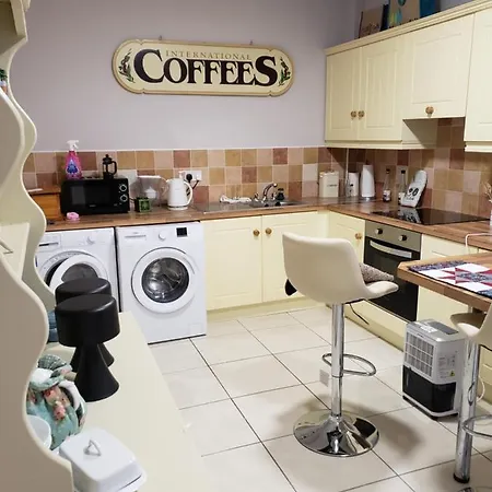 Shannon Grove Townhouses Apartman Carrick on Shannon